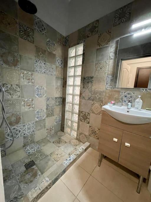 Kato Patisia Studio With Balcony Атина Екстериор снимка
